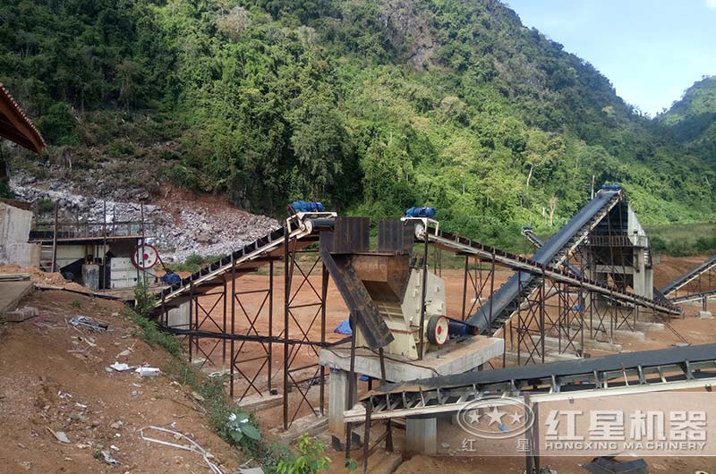 1060破碎機(jī)碎石作業(yè)現(xiàn)場(chǎng)實(shí)拍 1060破碎機(jī)碎石作業(yè)現(xiàn)場(chǎng)實(shí)拍
