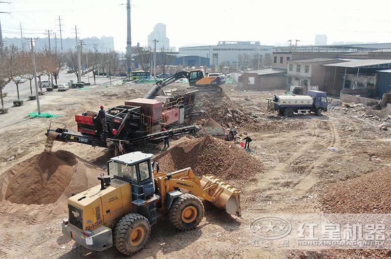 小型建筑垃圾處理移動破碎機現場 小型建筑垃圾處理移動破碎機現場
