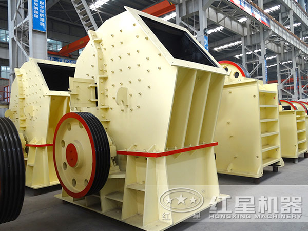 粉碎機(jī)近圖 粉碎機(jī)近圖