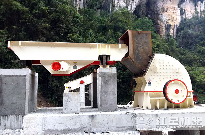 錘式破碎機(jī)生產(chǎn)現(xiàn)場 錘式破碎機(jī)生產(chǎn)現(xiàn)場