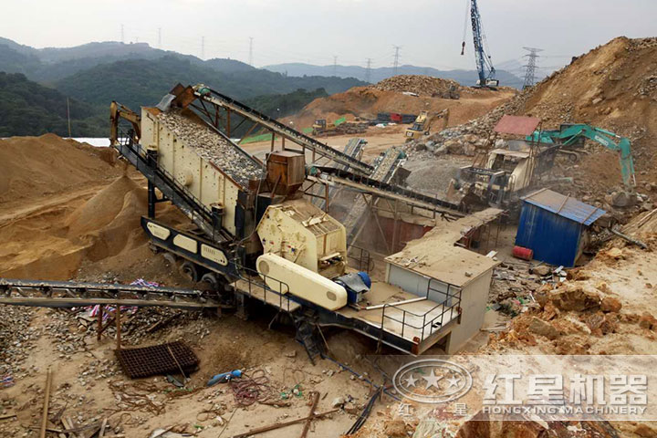 粉碎建筑垃圾的機器現場 粉碎建筑垃圾的機器現場