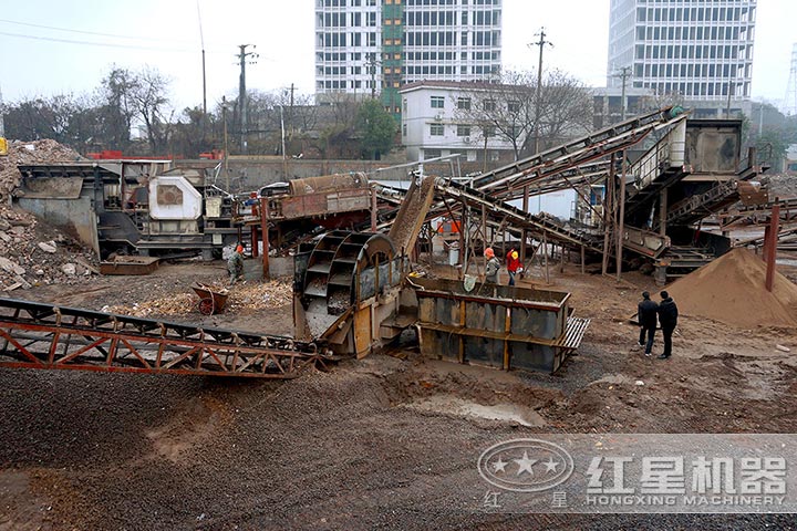 小型粉碎建筑垃圾的機器現場 小型粉碎建筑垃圾的機器現場