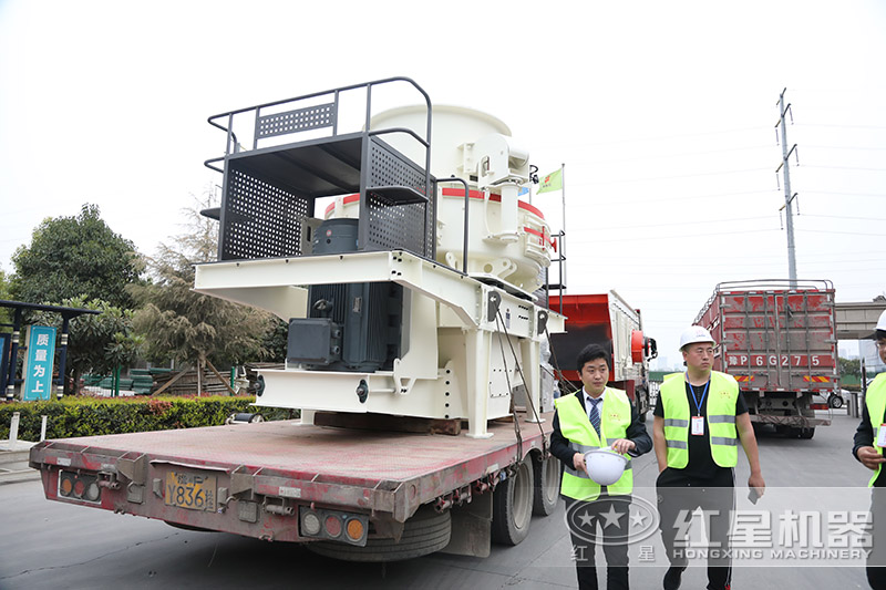 整套磨沙設(shè)備正向客戶飛奔而來(lái) 整套磨沙設(shè)備正向客戶飛奔而來(lái)