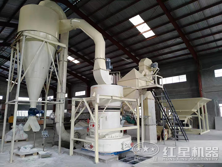 雷蒙磨粉機(jī)現(xiàn)場 雷蒙磨粉機(jī)現(xiàn)場